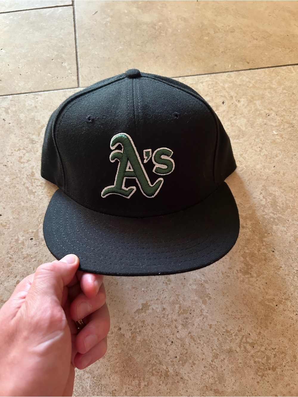 Men’s Athletics New Era 59FIFTY Authentic Collection hat size 7 1/2.